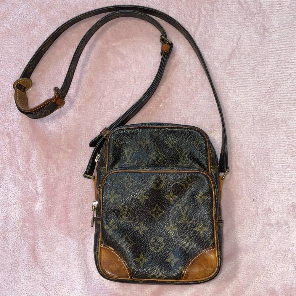 Authentic Louis Vuitton Amazon preowned crossbody bag